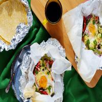 Breakfast Taco Foil Packs With Black Beans, Zucchini, and Corn_image