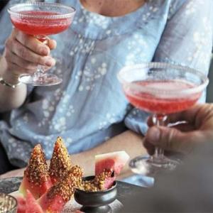 Rose-scented strawberry cocktails_image