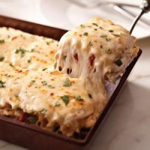 Creamy White Chicken and Artichoke Lasagna image