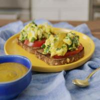 Herbed Egg Breakfast Toast with Hot Pepper Sauce_image