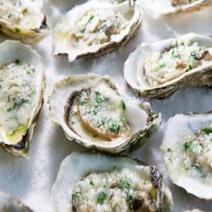 Fire-Roasted Garlicky Oysters image