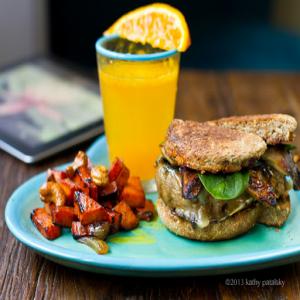 Mushroom Melt Breakfast Sandwich Recipe - (4.6/5)_image