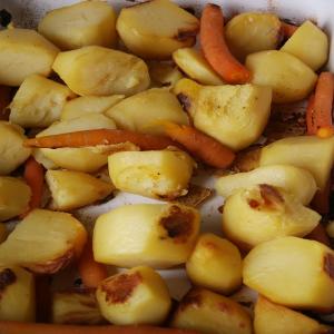 Best Roast Potatoes Ever_image