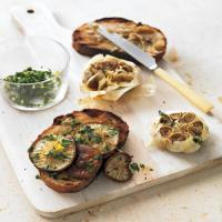 Roasted Garlic and Shiitake Mushroom Bruschetta_image