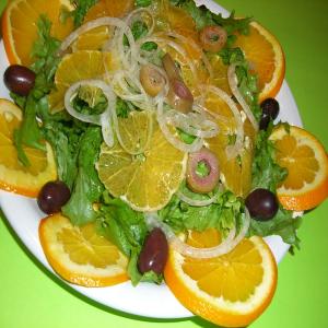 Orange Salad With Onion and Olives_image