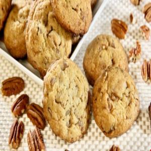 Crunchy Pecan-Toffee Cookies Recipe_image