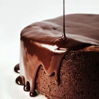 Darkest Chocolate Cake With Red Wine Glaze_image