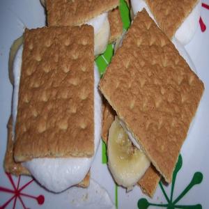 Peanut Butter and Banana S'mores_image