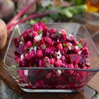 Roasted Beet Salad with Chickpeas and Red Onion_image