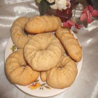 Algerian Helouwa Ta'aba (Lemon or Sesame Cookies) image