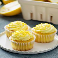 Gluten Free Lemon Cupcakes with Lemonade Icing_image