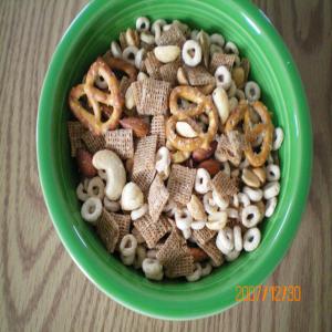 Slow Cooker Snack Mix_image