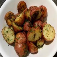 Baby Potatoes with Parsley and Lemon Butter_image