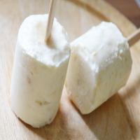 Banana and yogurt ice pops recipe_image