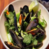 Spicy Green Mussels image