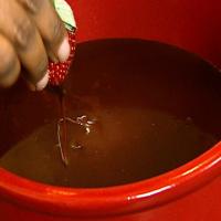 Spiced Chocolate Fondue with Fresh Strawberries_image