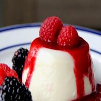 Panna Cotta with Raspberry Blackberry Sauce_image