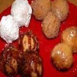 Peanut Butter/Marshmallow Filled Donut Balls_image