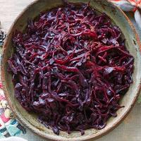 Red cabbage with port, prunes & orange_image