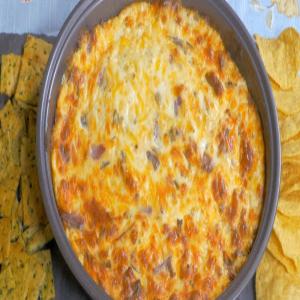 5-INGREDIENT CHEESY BACON DIP Serves 6_image