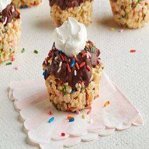 RICE KRISPIES TREATS® 'Cupcakes' with Sprinkles_image
