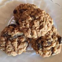 Soft & Chewy Oatmeal Raisin Cookies_image