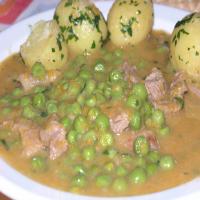 Veal Muscles With Green Peas_image