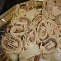 French Onion and Beef Pinwheels Rollups_image