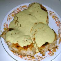 Pork Chops With Mustard & Sour Cream Sauce_image
