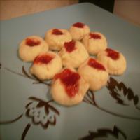 Strawberry Cream Cookies image