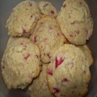 The Best Strawberry Muffins_image