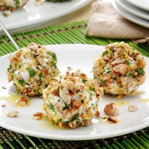 Quickie Goat Cheese and Pecan Bites_image