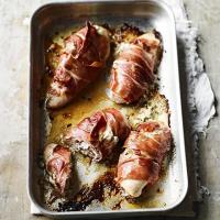 Chicken stuffed with goat's cheese & tarragon image