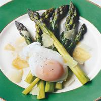 Asparagus with Poached Egg image