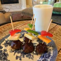 BBQ Meatballs with Pepper and Cheese Animal Cut-Outs_image