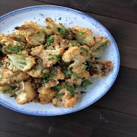 Roasted Cauliflower with Tahini and Sriracha_image