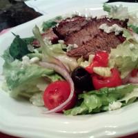 Blackened Steak Salad with Berry Vinaigrette_image