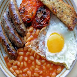 Bodacious British Bangers and Baked Beans Brunch! Recipe - Food.com_image