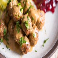 Juicy and Tender Swedish Meatballs With Rich Gravy Recipe_image