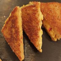 Grilled Pimento Cheese Sandwiches_image