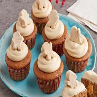 Pudding-Filled Gingerbread Cupcakes_image