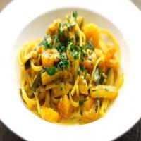 Shrimp, Zucchini and Saffron Linguine_image