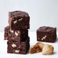 Fruit-Sweetened Fig and Walnut Brownies_image