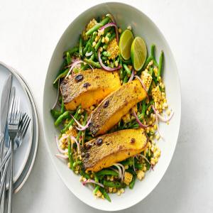 Broiled Turmeric Salmon With Corn and Green Beans_image