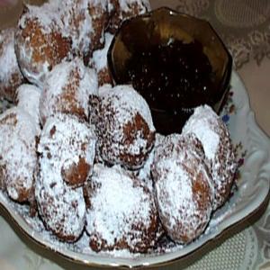 Dusted Vanilla Ricotta Fritters image
