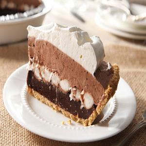 Layered Marshmallow & Chocolate Pudding Pie_image