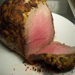 Perfect Roast Beef with a Garlic Crust_image