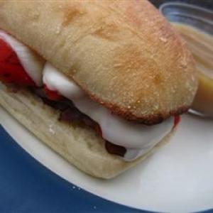 Beef and Roasted Red Pepper Sandwiches_image