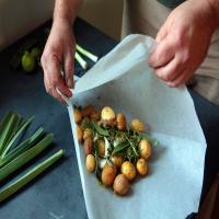 New Potatoes Baked in Parchment_image