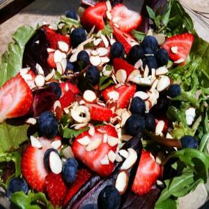 Almond Triple Berry Salad_image